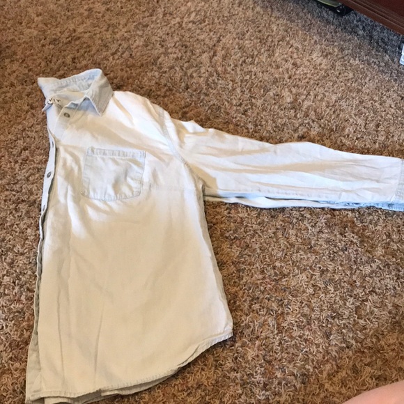 Button down - Picture 2 of 2